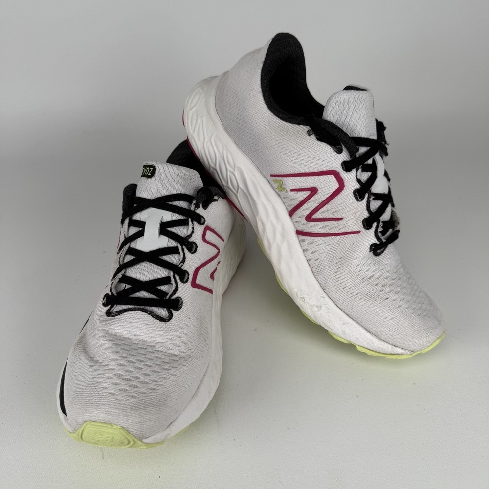 New Balance WEVOZRW3 White Running Shoes Size 8 Women's